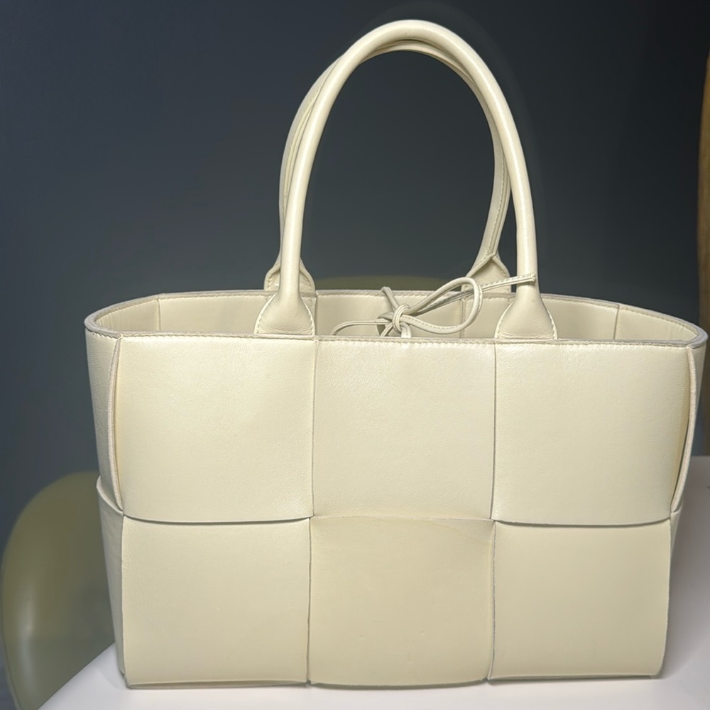 Authentic Bottega Veneta Small Arco Tote